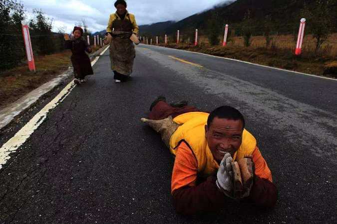 磕长头的历史由来